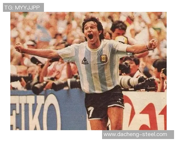 莱奥的传奇之路：从少年天才到足坛巨星的成长历程与荣耀时刻